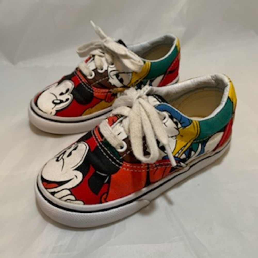 Vans X Disney MICKEY and FRIENDS Low Top Limited Edition
